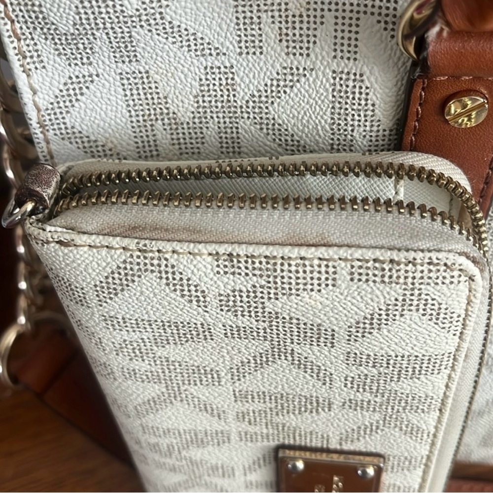 Michael Kors Hamilton Signature Bag With Matching Wallet - Picture 12 of 14